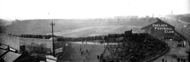 欧冠决赛球场巡礼:哪些场馆承载了最难忘的瞬间?