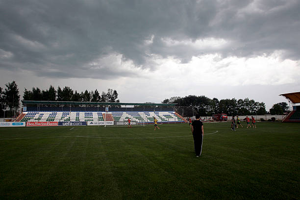 (强调其个人形象的转变和成熟)