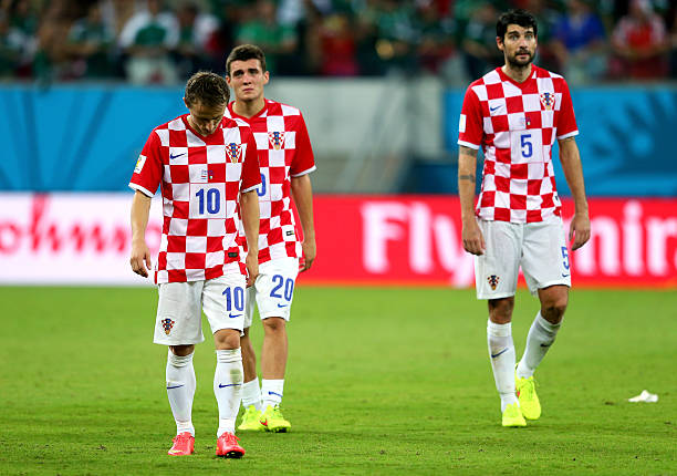 二宫足球场周边设施电话一览:餐饮、停车全掌握