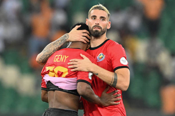 攻防一体:FIFA 20中防守高空球的实用策略