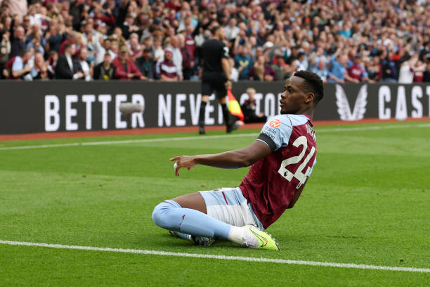 美国足球超级联赛积分榜更新:黑马球队异军突起!