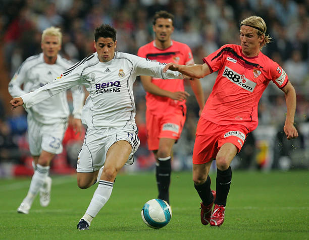 马拉多纳与C罗:谁对足球的贡献更大?