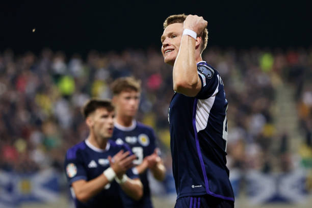 哈维·西蒙斯传射建功,莱比锡3-2险胜沃尔夫斯堡