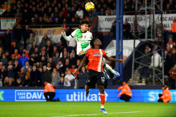 胜率背后的秘密:FIFA足球世界胜率查询与战术调整