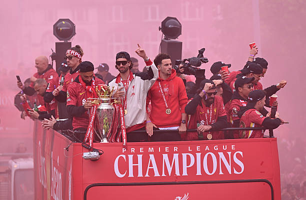 央视独家直播:2021欧冠赛程全解析,精彩对决不容错过!