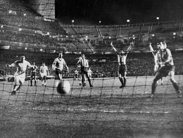 欧冠用球规格解析:2016赛季究竟使用几号球?