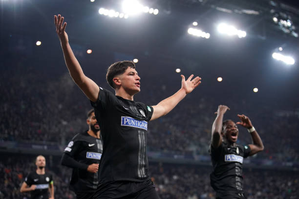 贝克汉姆小七退役年龄预测:会像父亲一样踢到38岁吗?