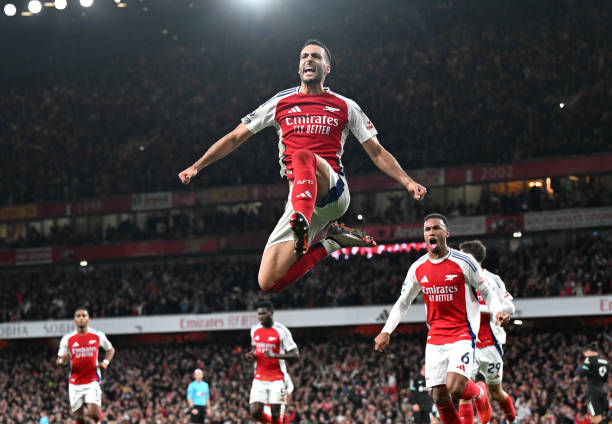 历史经典瞬间:那些改变比赛的定点球时刻