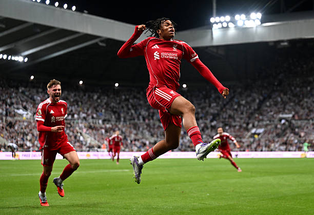 比利时足球世界排名历史变迁:从默默无闻到世界第一