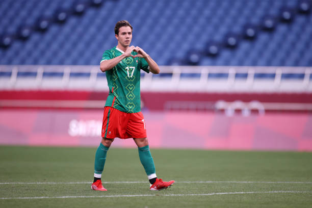 沙拉盘还是大耳朵杯?德甲冠军奖杯名称解析