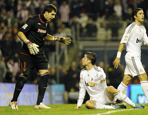 欧冠决赛战术分析:齐达内如何破解阿莱格里体系