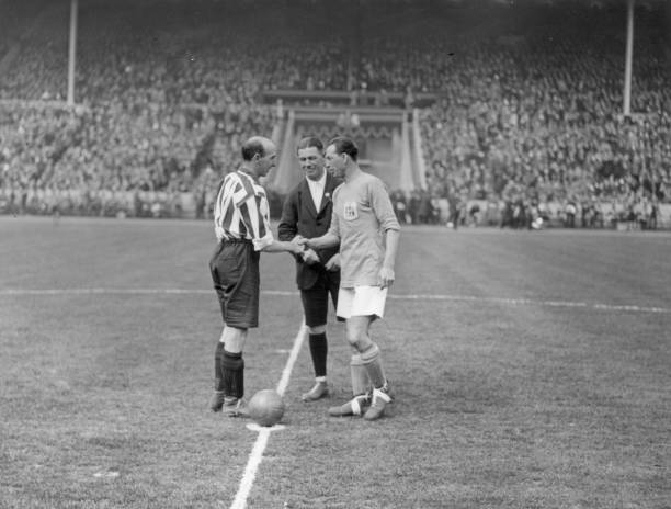 2025欧冠抽签仪式现场:球星与嘉宾齐聚