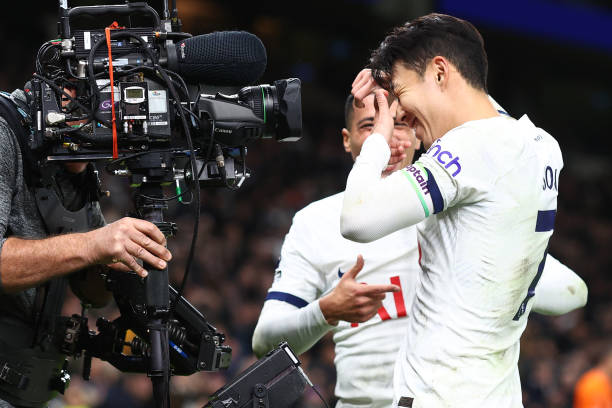 深度解析:C罗在现代足球中的战术定位与场上角色