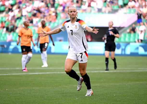 从参赛资格到奖金分配:详解欧联杯和欧冠的不同之处