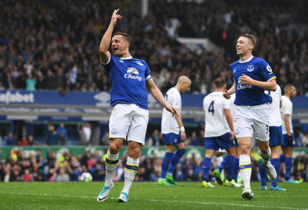 足球史上最经典的点球瞬间盘点