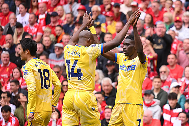 梅西转会巴黎圣日耳曼!官方直播签约仪式全程放送!