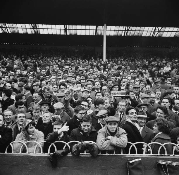 球星同款:里昂现役球员主场球衣号码选择指南