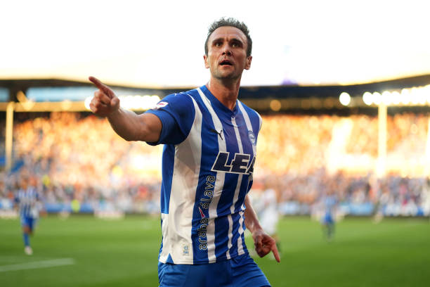 莱万多夫斯基41球创历史,拜仁主帅盛赞:他是世界最佳前锋