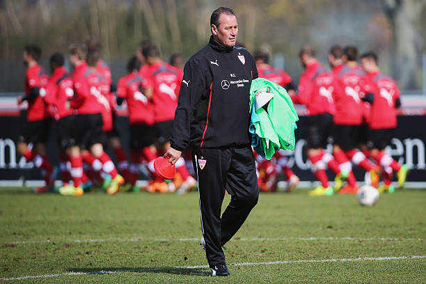 门神封王!欧冠扑救神技震撼全场