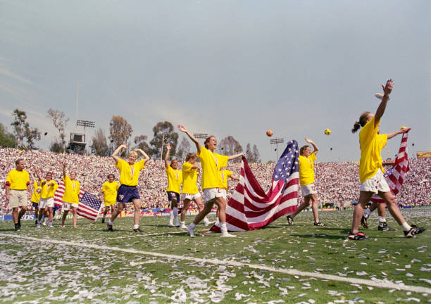 不仅仅是90分钟:足球场外的德波民族情绪与和解