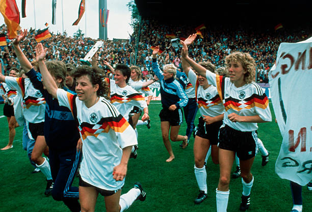 德甲联赛百度百科最新数据统计:进球、助攻、扑救排行榜