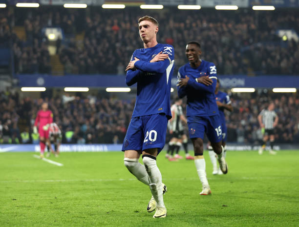 巴蒂斯图塔的复杂情感:进球佛罗伦萨后的沉默致敬