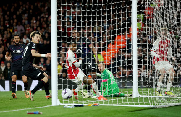 新手必读:实况足球手游联赛等级奖励机制与高效上分攻略