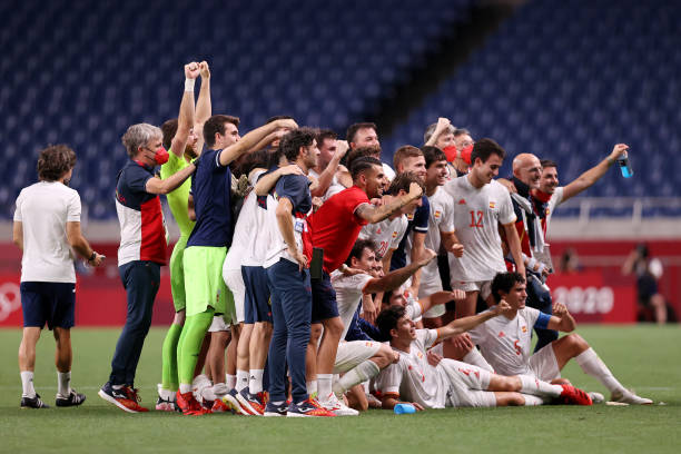 法国足球场内外:球迷文化新趋势与社会责任项目进展