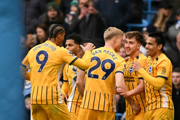 足球智慧:横传不越位中的时机与空间掌控