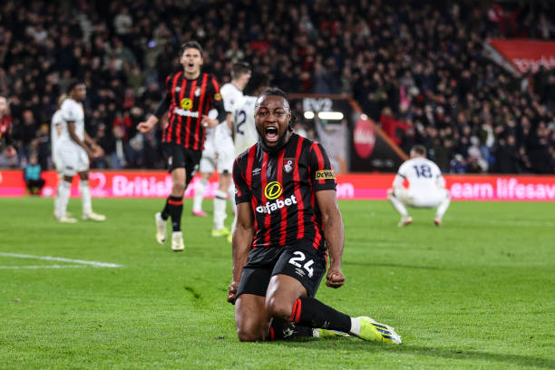 C罗一个举动引争议,媒体热议背后深意