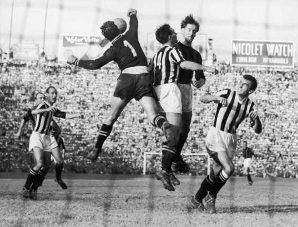 更专业的角度,分析他的盘带、射门、跑位等足球技术