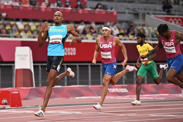 博尔特现状视频引发热议,传奇永不落幕!