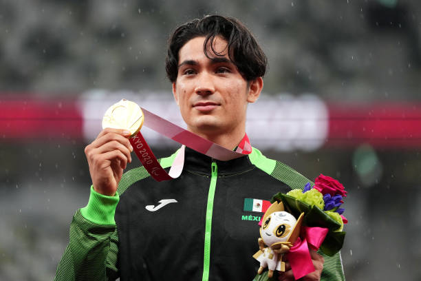 从跳水冠军到恋人:田亮与郭晶晶的恋爱时长揭秘