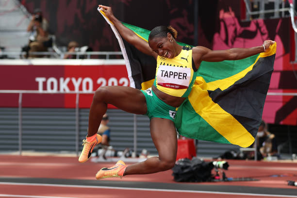 短跑运动员vs中跑运动员:谁更适合400米项目?