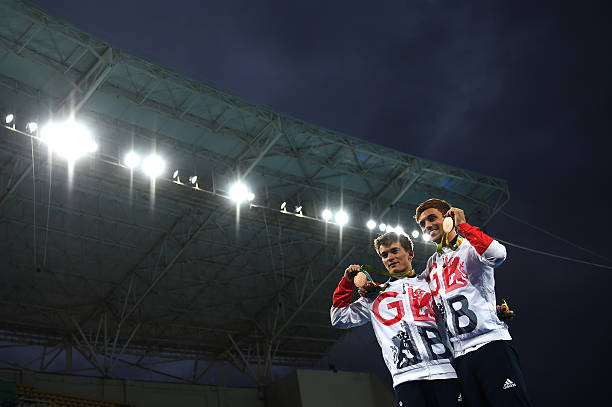 跳高跨越式训练计划:提升爆发力与协调性