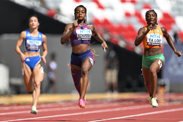 全红婵比赛现场:那一刻,世界为她屏息