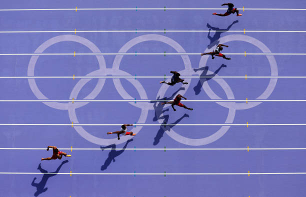 从泳池到开放水域:救生员跳水动作的适应性训练