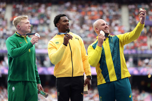 宁泽涛与妻子的甜蜜瞬间:从赛场到家庭