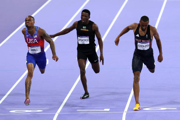 王德显教练现状:退役后的生活与事业走向