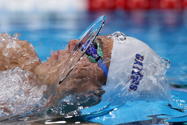 青少年游泳队收费制度亟待规范:如何平衡成本与普及?