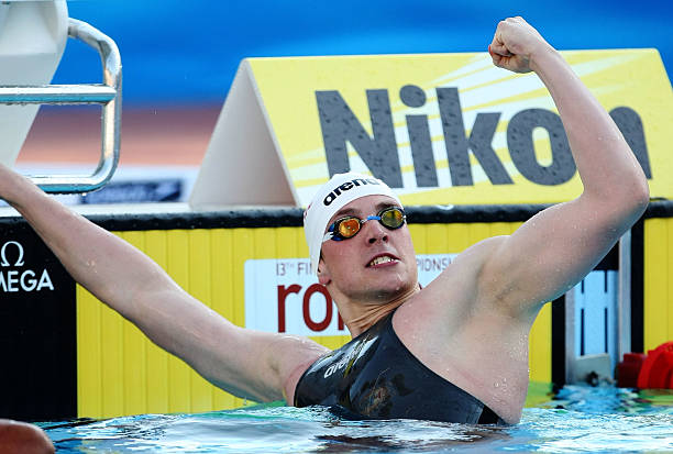 蝶泳口诀一二三四分解动作,轻松掌握游泳技巧