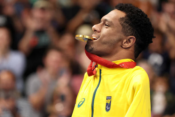 游泳教练证报名全流程:从申请到拿证一步到位