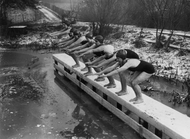 游泳比赛发令口令视频:裁判视角解析