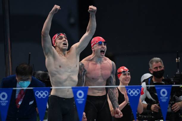 从牛顿定律到世界纪录:游泳运动的生物力学解析