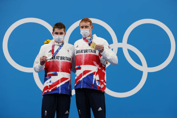 游泳比赛规则:不推不挤,安全第一