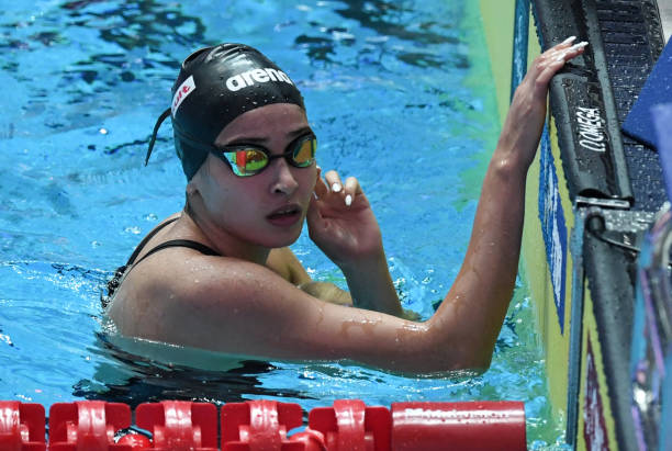 梦境中游泳:女性潜意识中的情感信号