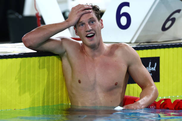 耳朵进水困扰?游泳防护措施大揭秘