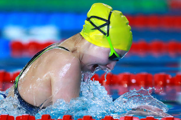 从50米到公开水域:不同游泳场景手表选择攻略