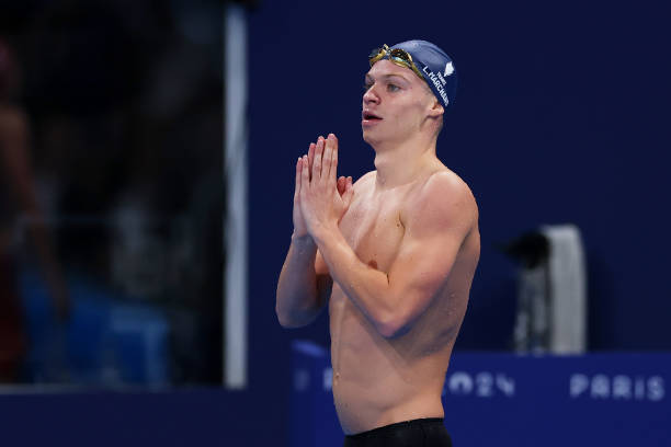 游泳康复腰椎3个月效果显著,但会复发吗?专家深度解析