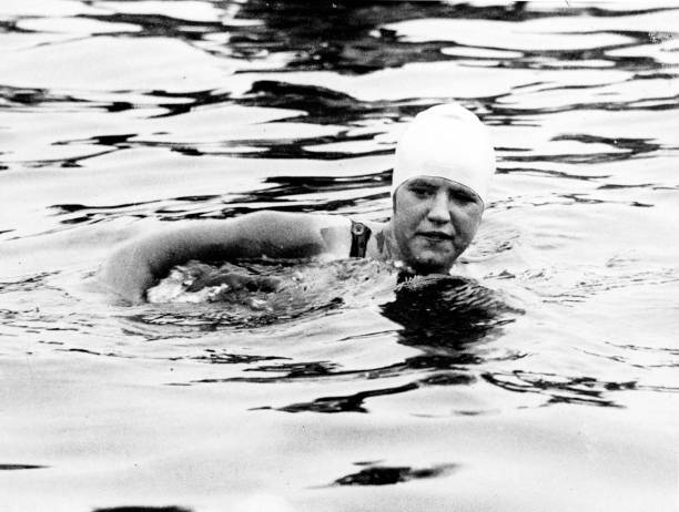 蛙泳技巧全解析:慢动作视频教程,助你快速入门